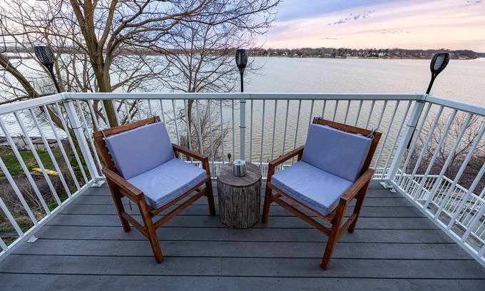 Toledo Maison | River Front Landing. Amazing Views. Made for You!