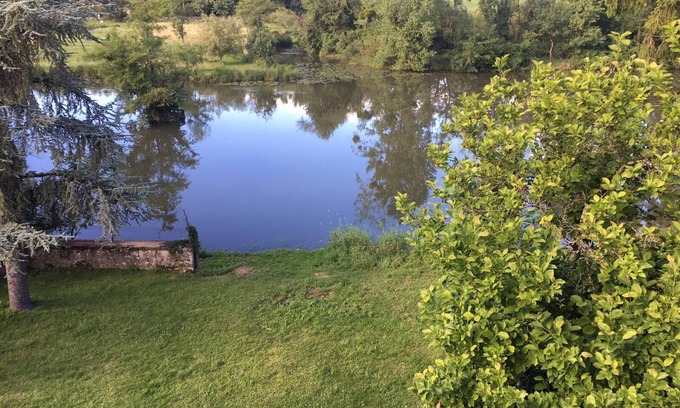 Taize-Aizie Maison | River Frontage House with Terrace + Large Garden + Boat
