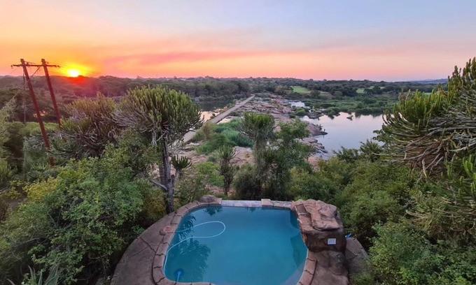 Komatipoort Cabine | River Hill Lodge