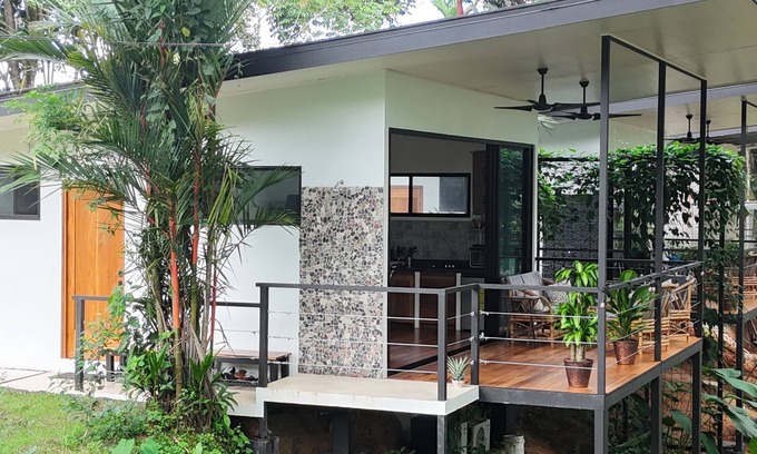 Uvita Cabine | 🌿 River Lodge — Your Jungle Hideaway in the Heart of Uvita. Walk everywhere!