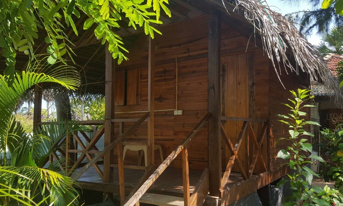 Pottuvil Division 2 Maison | River Point Cabana