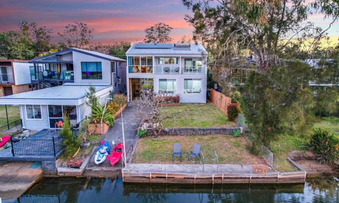 Dora Creek Maison | River Retreat