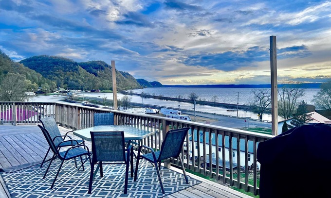 Lynxville Cabine | River Run Ridge