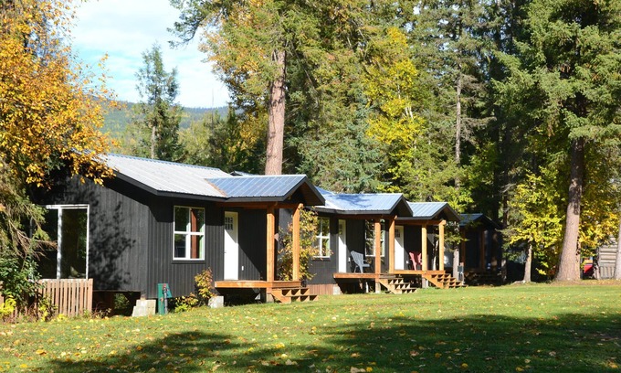 Clearwater Cabine | River's Edge Retreat