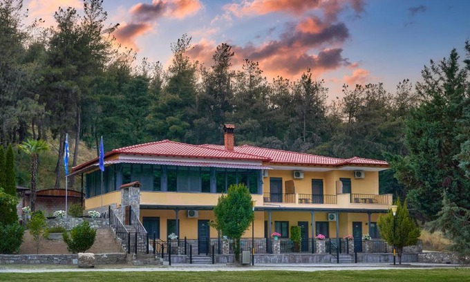 Elassona Maison | River Side Rooms