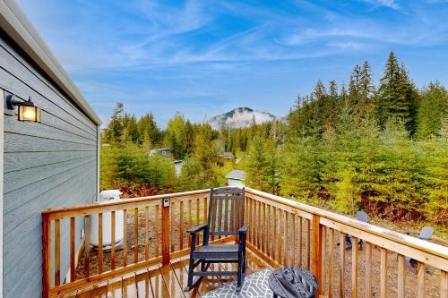 Carson Maison | River Time Retreat