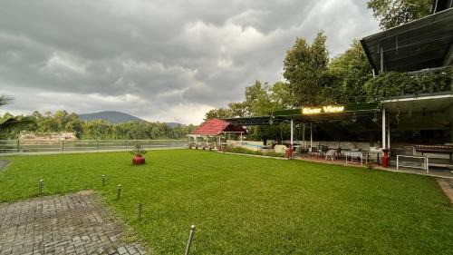 Kodanad Appartement | River View Apartments a Pet Friendly Retreat