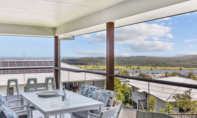 Maclean Maison | River View Beach Hub - Access to the Clarence Valley