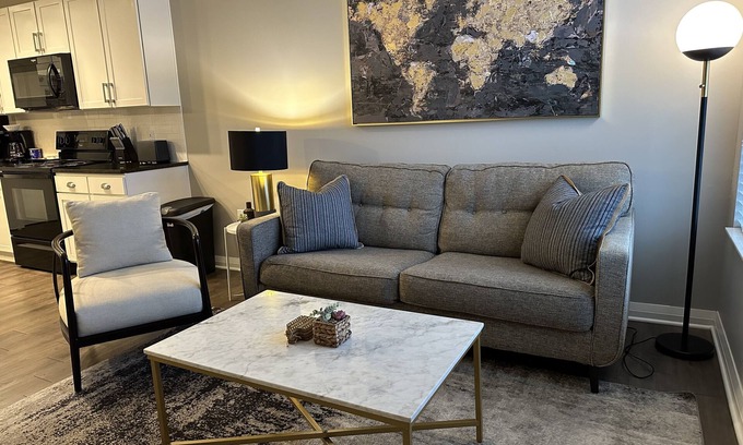 Downtown Columbus Appartement | ★ Auto-quarantaine parfaite - Très grand lit 1BR avec lessive ★