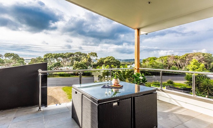 Barwon Heads Maison | River View Luxury BarwonHeads April school holiday special Contact for details