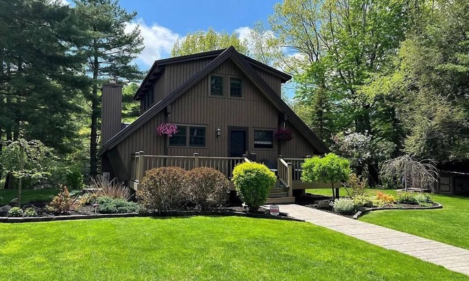 Watertown Maison | Riverbend Retreat Black River