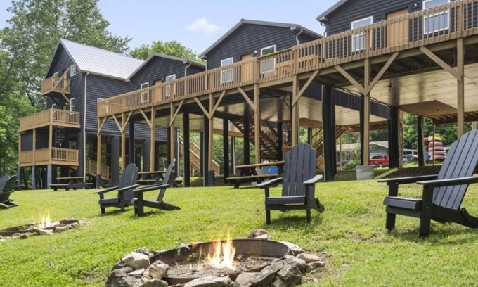 Galena Cabine | Cardinal's Roost at James River Landing Cozy Riverfront #2 of 5 Cabins
