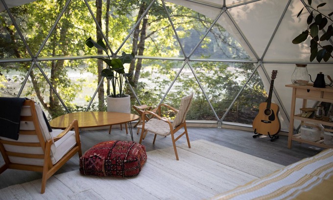 Westfir Location De VR | Riverfront Dome Escape w/Sauna