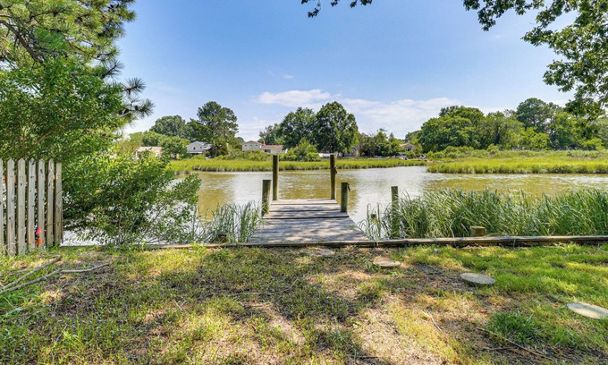 Coliseum Central Maison | Riverfront Fun: Quiet Home Near Hampton Coastline