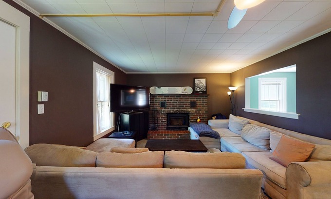 Montgomery Center Maison | Riverfront house walking distance to town with fireplace and w/d - dogs welcome