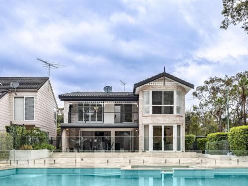 Pleasure Point Maison | Riverfront Oasis Spacious 5BR Luxury w 10m Pool