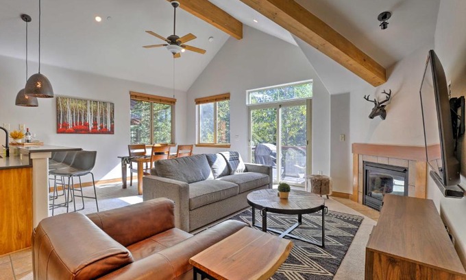 Willow Grove Appartement | Riverfront Silverthorne Condo Near Skiing!