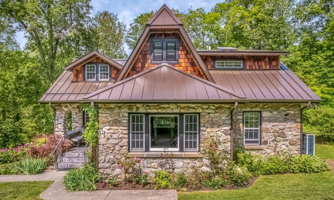 Gardiner Maison | Maison en pierre sur la rivière Shawangunk Vue privée / familiale et avec les animaux domestiques / Mnt