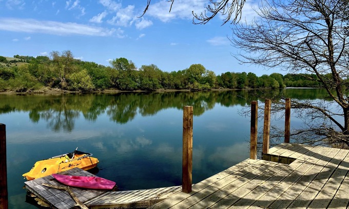 Tourville-la-Riviere Maison | River house pedal boat pontoon fishing rods canoes bicycles Garden BBQ