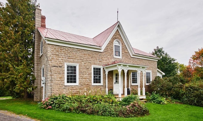 Edwardsburgh/Cardinal Maison | RIVERLEE 5-BEDROOM 3-ACRE WATERFRONT ESCAPE