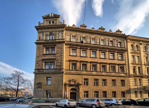 Smichov Appartement | Riverside Apartment