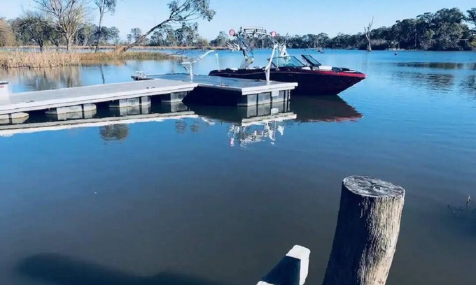 Kirwans Bridge Maison | Riverside beauty, water sports galore, family fun and endless space!