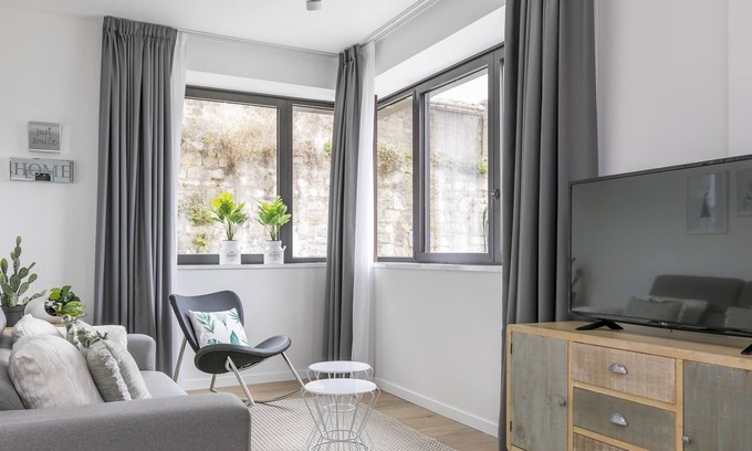 Basurto-Zorroza Appartement | Riverside by Forever Rentals. Appartement somptueux 2chambres. Vue rivière. Wifi