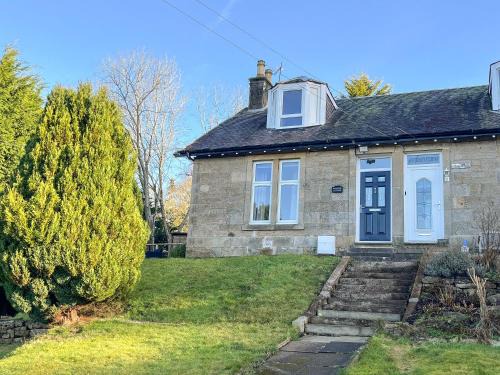 Larkhall Maison | Riverside Cottage