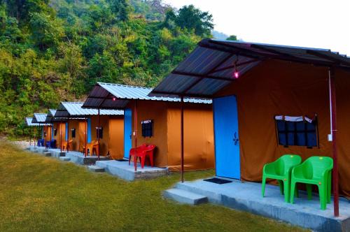 Paliyal Gaon Station Balnéaire | Riverside Glamping By StayApart x Elephant Brook