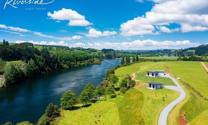 Richmond Downs Maison | Riverside Guest House - Relax in the peace and quiet on the rivers edge.