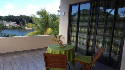 Grand River South East Maison | Riverside Holiday Home