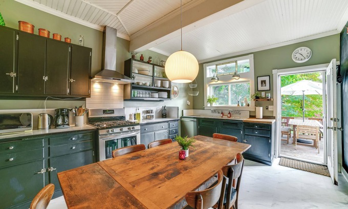Hobart Maison | Riverside Hobart Home By Catskill Scenic Trail