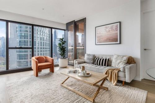 Southbank Appartement | 'Riverside Lustre' Chic Resort-Style Escape by Crown