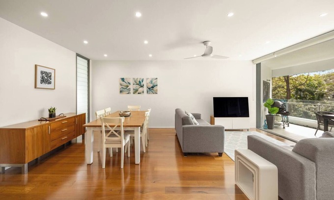 West End Appartement | Riverside Lux 2Bed/2Bath Parking
