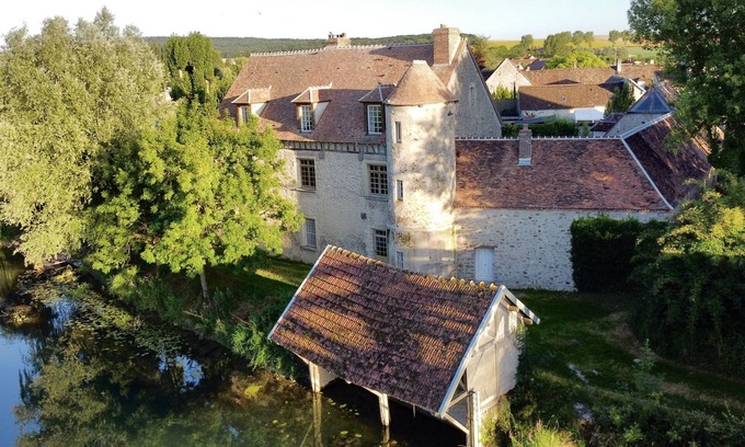 Marnay-sur-Seine Maison | Le Prieuré : logis avec 3 chambres, jardin et terrasse, vue rivière
