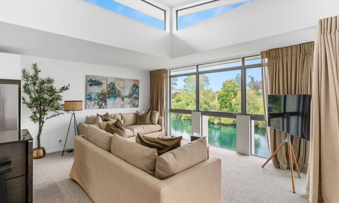 Taupo Maison | Riverside Oasis - 3 bdrms, 3 bath, walk to town + heated pool*