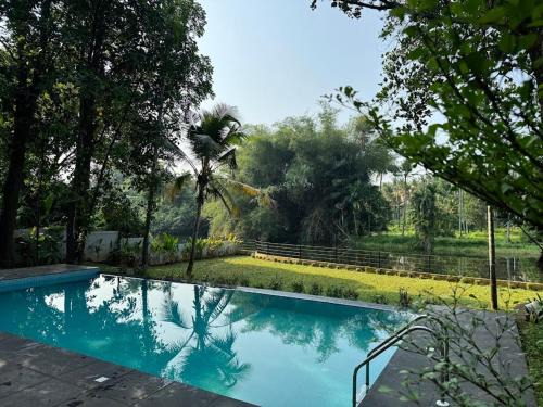 Denkanikota Maison | Riverside Private Pool Villa in Kochi - Ohstayz Whispering Grove
