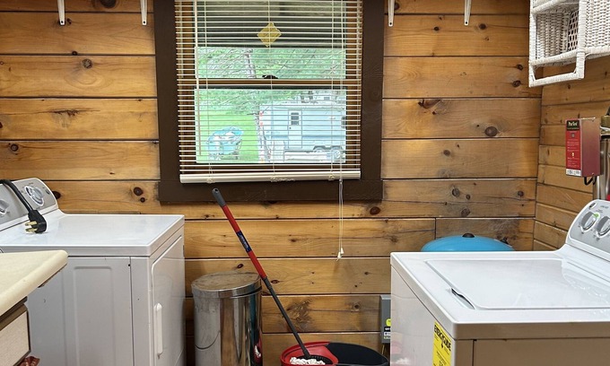 Tunkhannock Cabine | Riverside Retreat-Anglers Haven