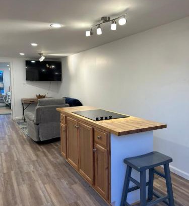 Harmarville Appartement | Riverside Retreat