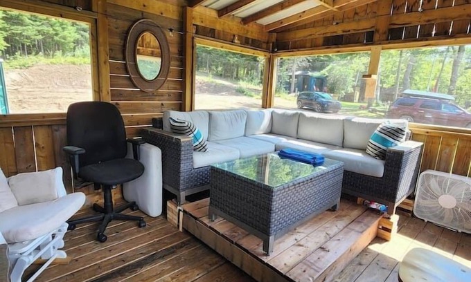 Shediac Cabine | Riverside RnR Glamping Retreat