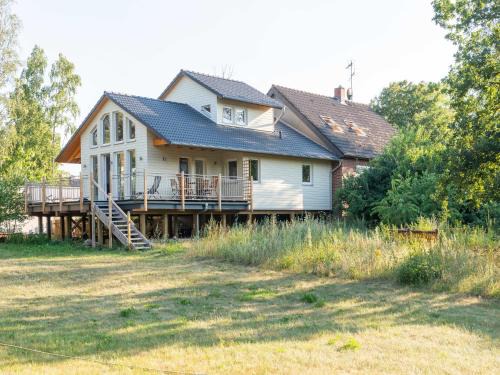 Sudwinsen Maison | Riverside Stay in Sudwinsen