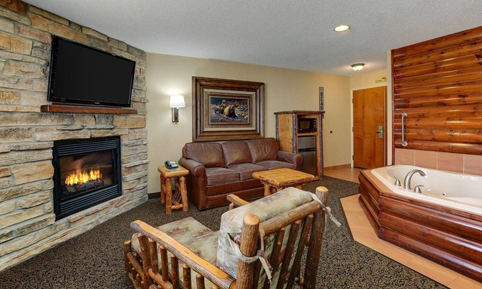 Galena Hôtel | Riverside Stays! Rustic Charm Meets Modern Comfort in Scenic Galena