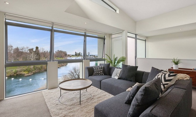 Taupo Appartement | Riverside Views - Taupo Holiday Home