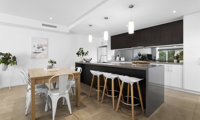 Carrum Maison | Riverside Villa & Pet Friendly