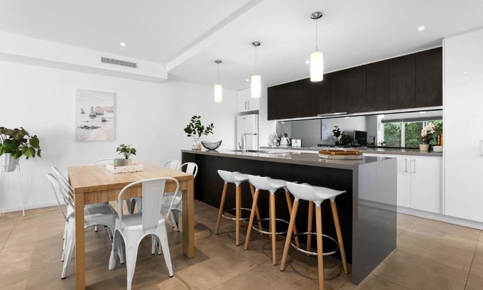 Carrum Maison | Riverside Villa & Pet Friendly