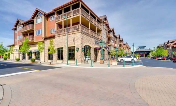Coeur d'Alene Copropriété | Riverstone Condo by Lake CDA~KING Bed, Walk to Shops & Dining, Close to Downtown