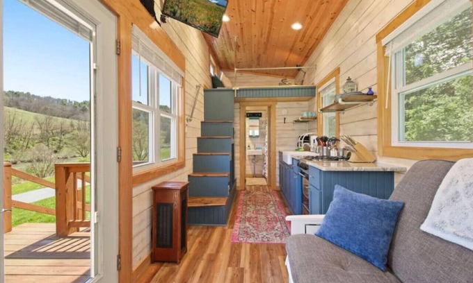 Todd Maison | Riverview! Fall Discounts-Pet-friendly Fire-pit!