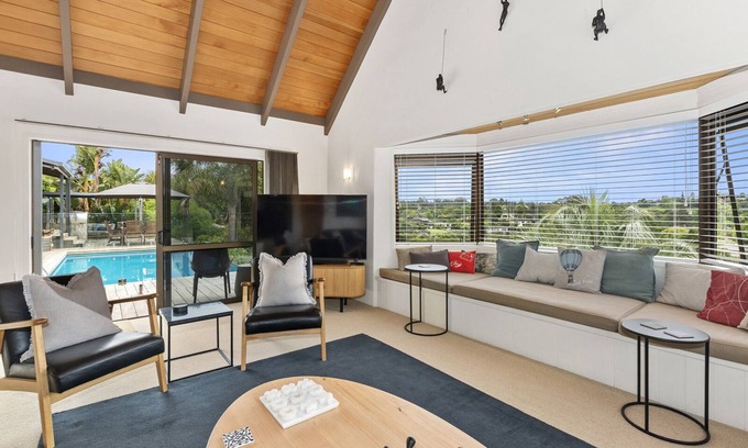 Kerikeri Maison | Riverview Landing - Kerikeri Holiday Home