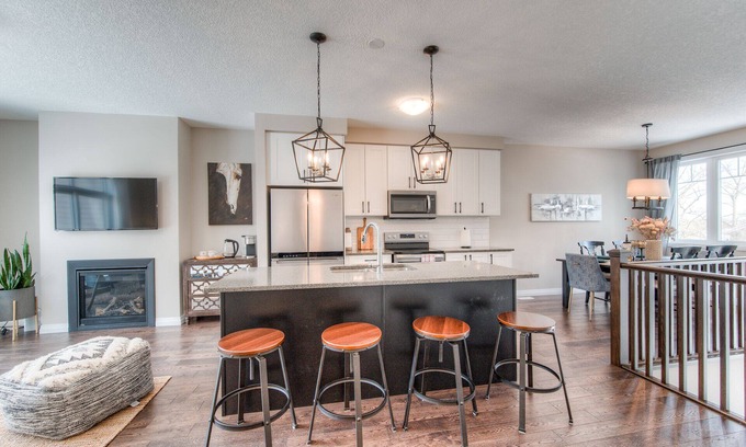 Rosemount Maison | RiverView retreat by forest & river, rural escape while enjoying a modern house