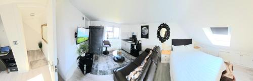 Colyers Appartement | Riverview, Stylish Non Smoking Loft Ensuite 4 Rent